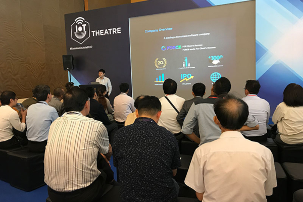 Collin presenting at IoT theatre