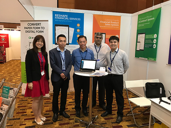 Group photo at Malaysia FinTech Expo 2018