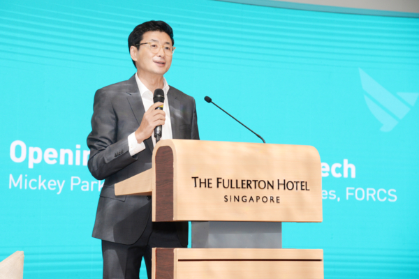 Mickey Park, Vice-President of Global Sales, giving a speech at FORCS Fintech Conference 2018 